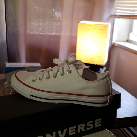 Converse - Picture 2 of 3